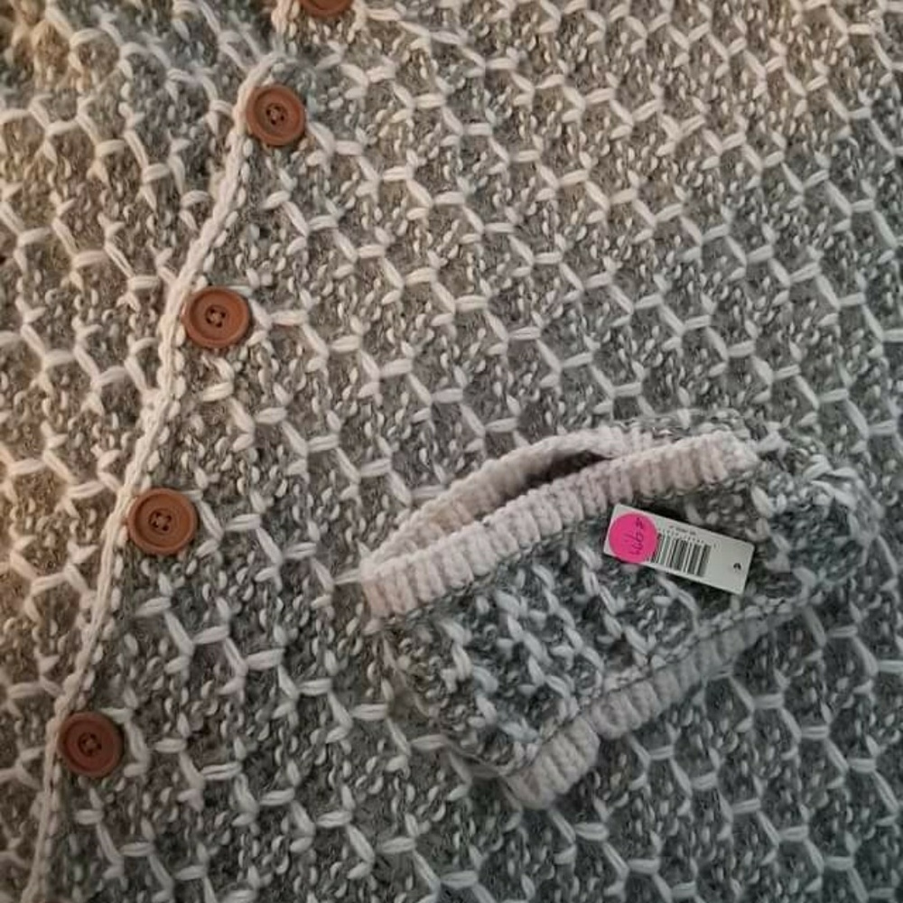 Poncho - Picture 2 of 2